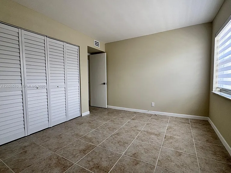 401 Golden Isles Dr #614 — Photo 31