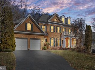 6424 Recreation Ln, Falls Church, VA 22041