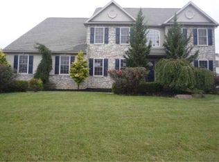 41 Pacific Ave, Sinking Spring, PA 19608