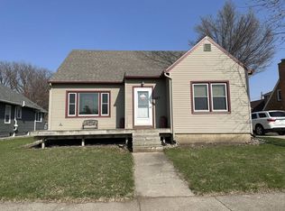 627 S 12th St, Sac City, IA 50583