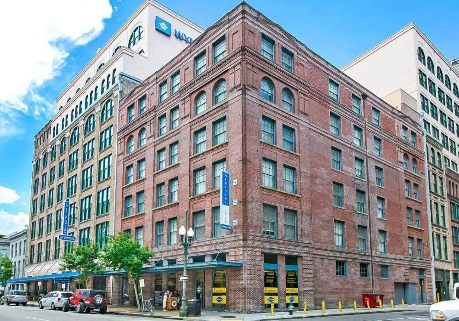 1 bed, 1.0 bath, 645 sqft, $4,327 — Photo 2