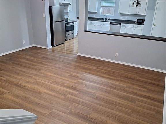 4th image of 3609 Monette St