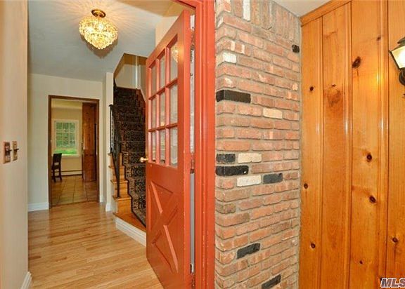 4th image of 40 Briarwood Dr