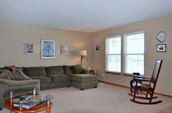 5th image of 746 Kennedy Dr