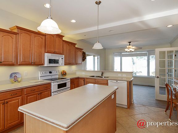 Kitchen / Breakfast Room