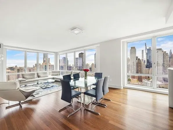60 Riverside Blvd APT 3402, New York, NY 10069