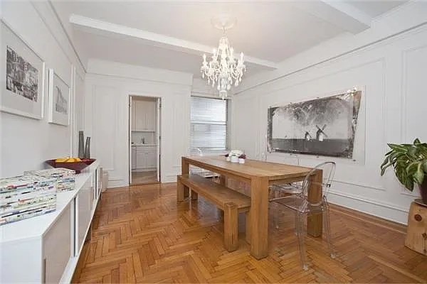 Sold by R New York | media 47