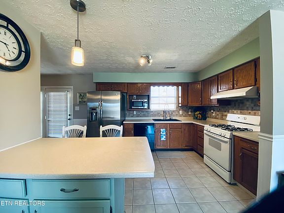 5th image of 6118 Bill Murray Ln