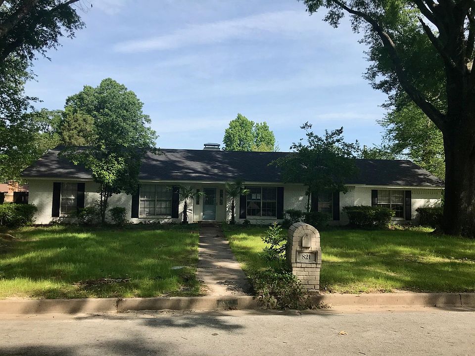 1st image of 821 Barclay Dr