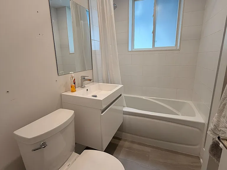 579 Tweedsmuir Ave #1 — Photo 13