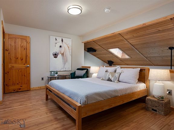 3rd image of 1601 W Olive St APT 5