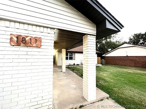2nd image of 1811 Nightingale Cir
