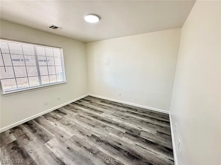 1031 Karen Ct #B — Photo 9