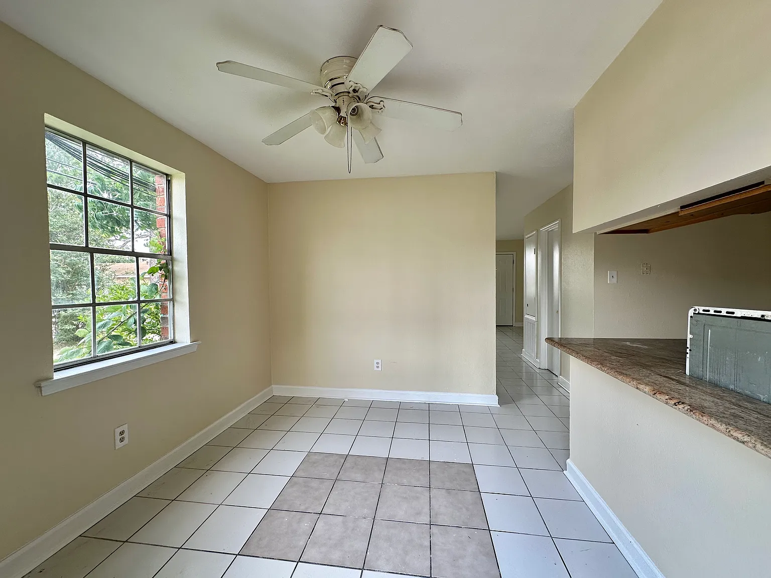 2 bed, 1.5 bath, 1150 sqft, $1,400 — Photo 2