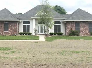 318 Joshua Reed Dr, Houma, LA 70360