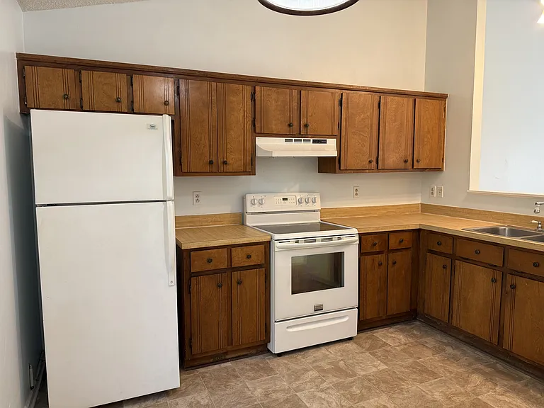 133 Twin Wood Dr #1 — Photo 10