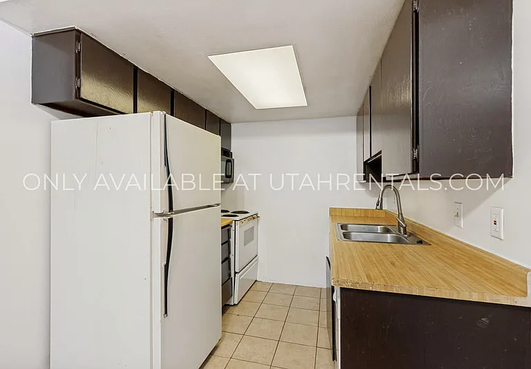 234 W Foxbridge Dr — Photo 7