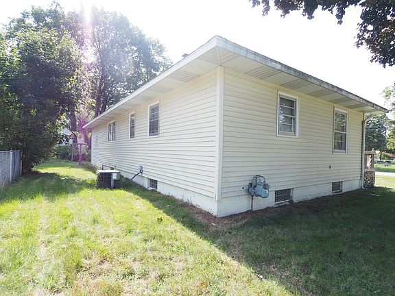 3rd image of 2858 Glenside Blvd
