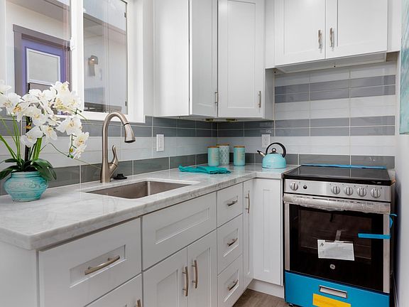 5th image of 549 Macarthur Ave #B