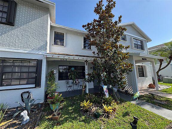 5th image of 10428 NW 3rd St