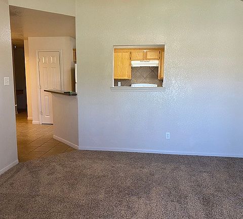 2nd image of 1402 Nicholas Cir APT B