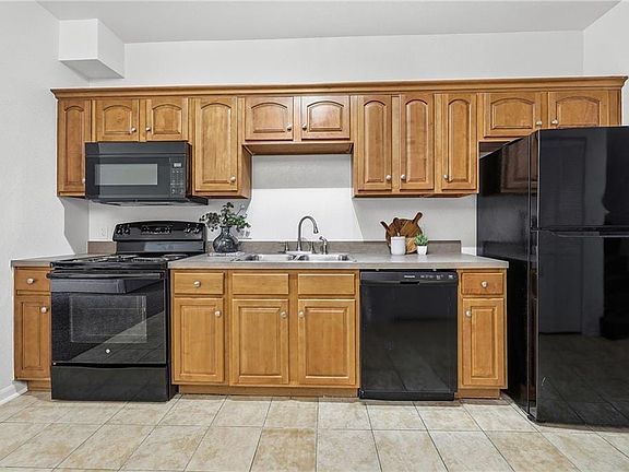 5th image of 3305 N 103rd Pl