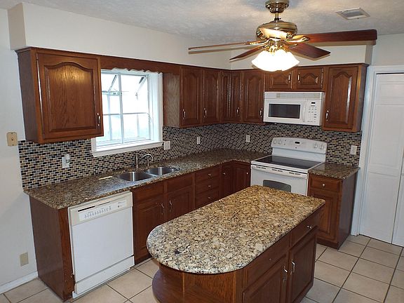 5th image of 8636 Westview Ln