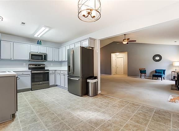 5th image of 12435 Poplar Forest Dr