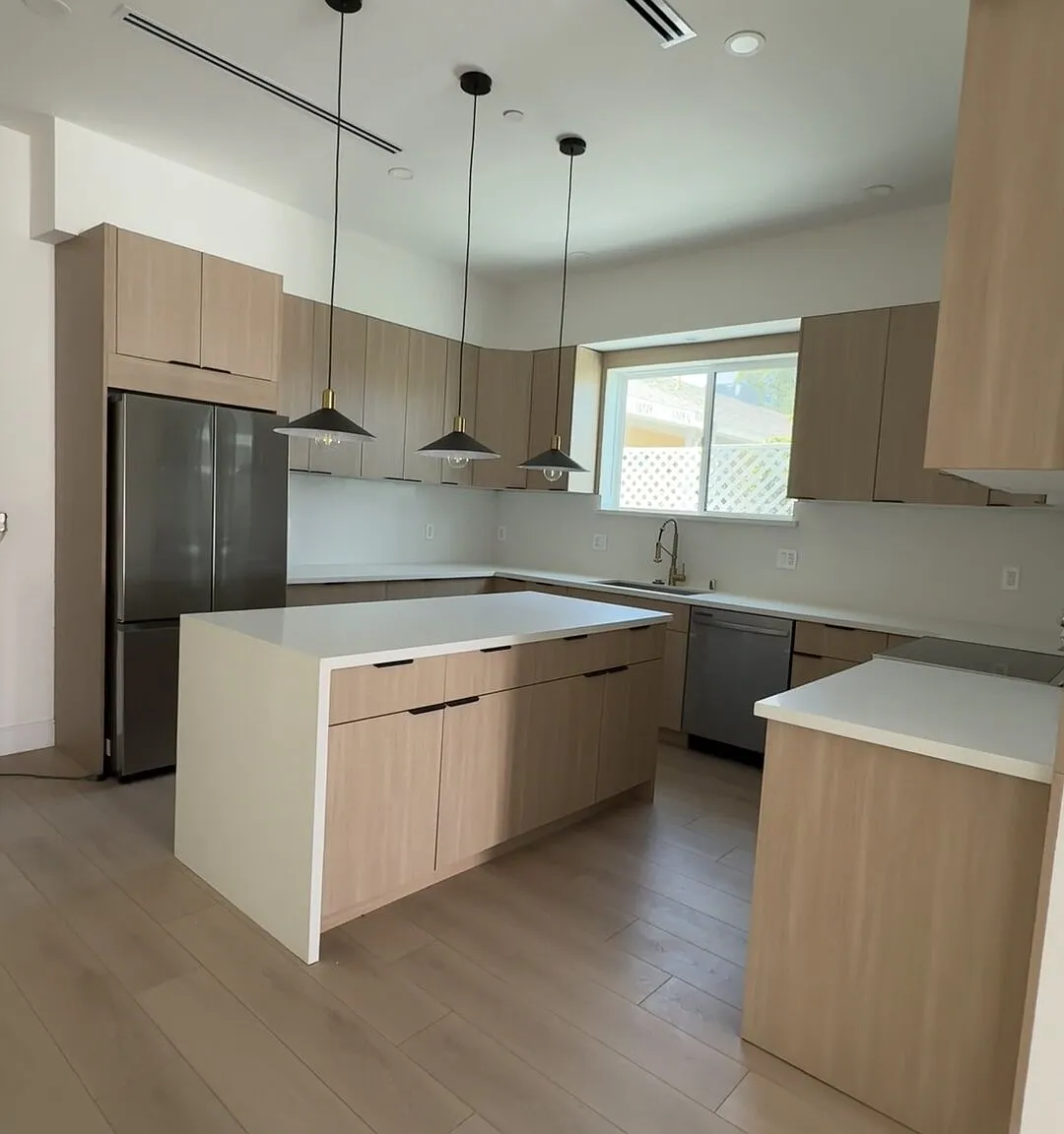 4 bed, 1850 sqft, $4,800 — Photo 3
