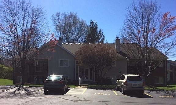 2nd image of 5988-4 Meadowcreek Dr #5988-04