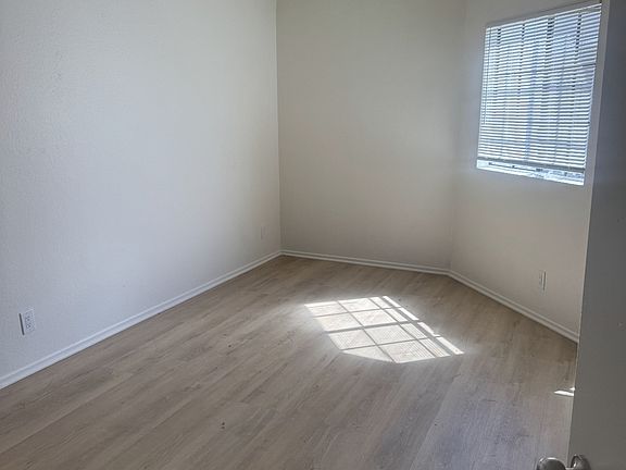 5th image of 4029 W Broadway #9