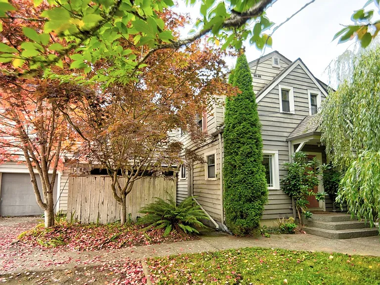 1715 Quince St NE #A — Photo 1