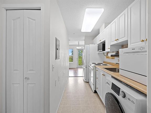 4th image of 5000 N Somervale Ct SW #325
