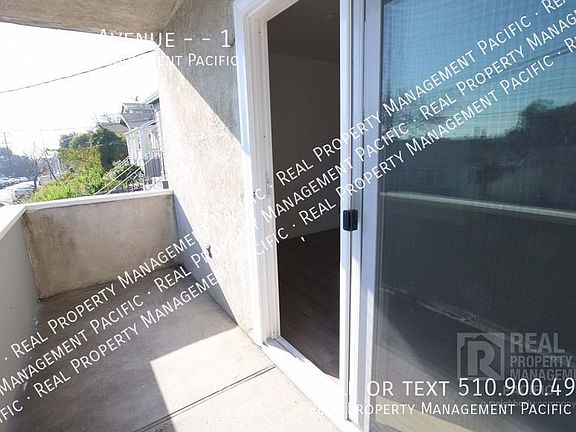 4th image of 2041 36th Ave #1