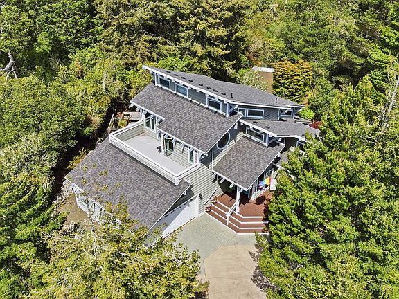 3rd image of 87981 Wood Lake Way N