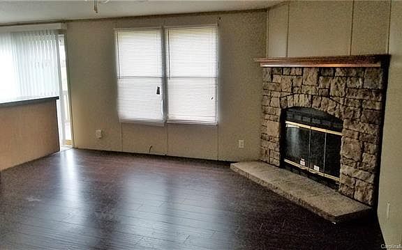 3rd image of 1087 Heather Glen Dr