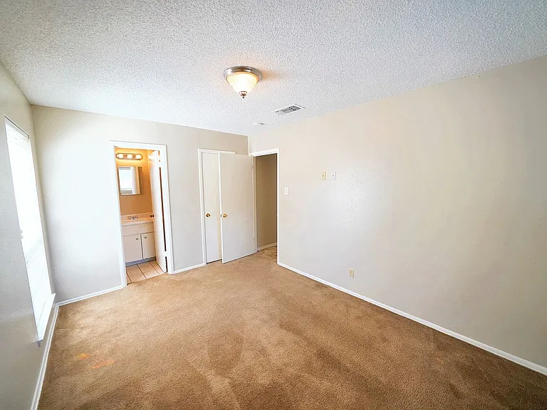 225 Linda Ct — Photo 18