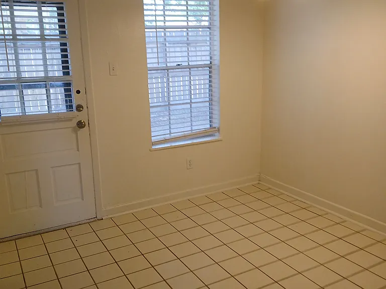 240 Indiana Ave — Photo 16