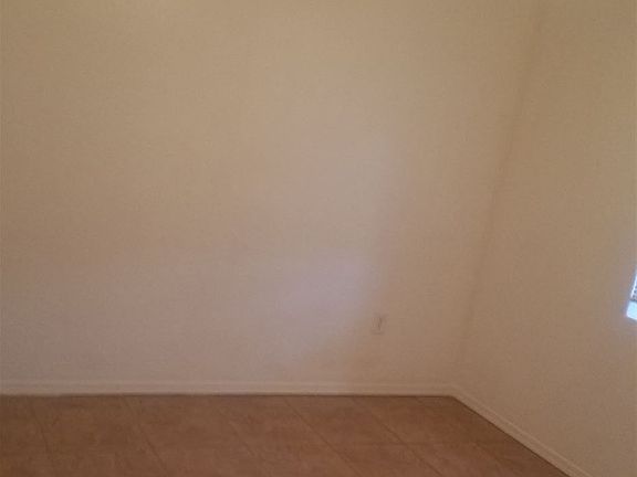 2nd image of 403 N Sunshine Blvd