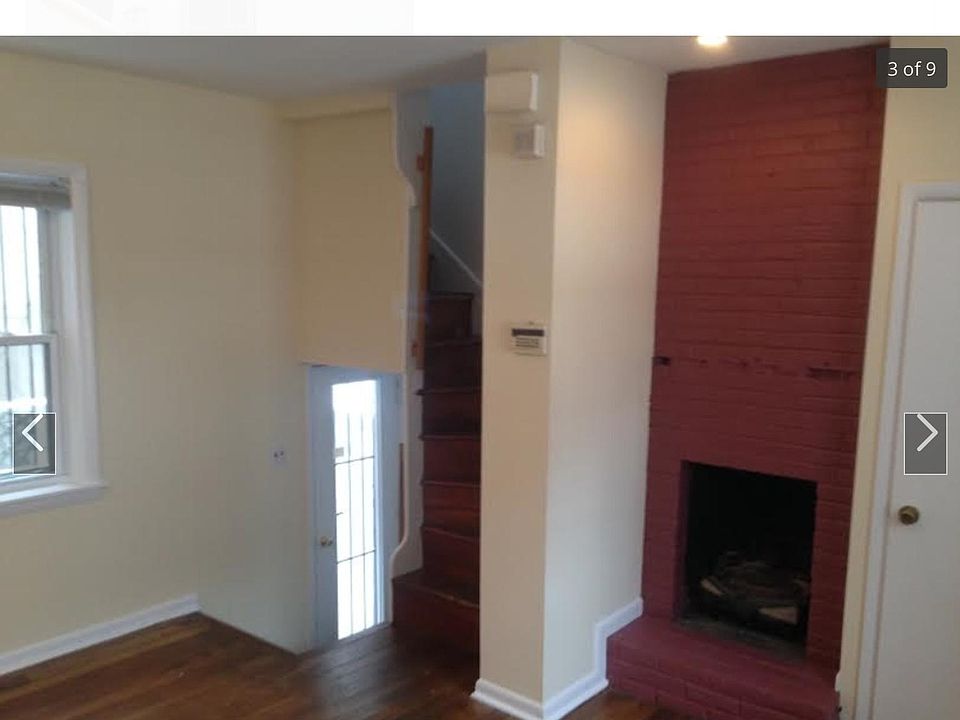 Living room, courtyard, and kitchen, Gas fireplace.