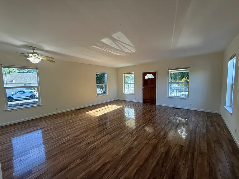 102 Brooklyn Ave — Photo 10