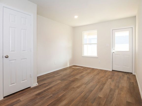 4th image of 4149 Lily Glade Ln