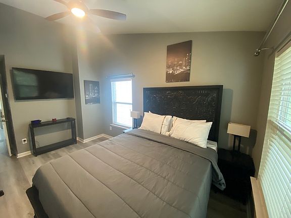 Primary Bedroom (Third Floor)