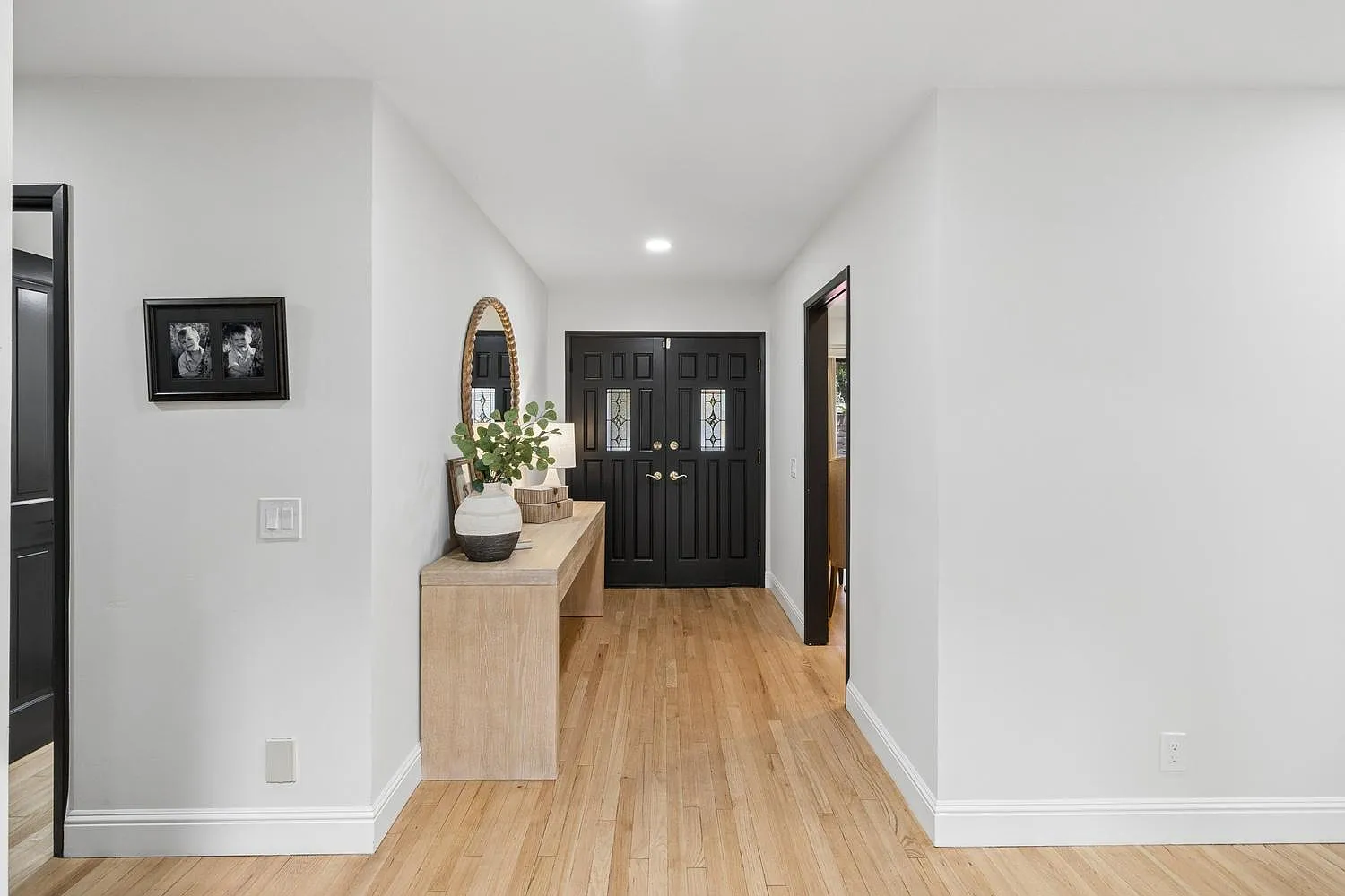2 bed, 3148 sqft, $4,500 — Photo 4