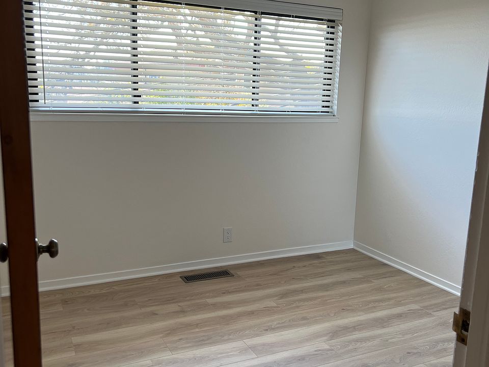 1st image of 417 Dianne Ct