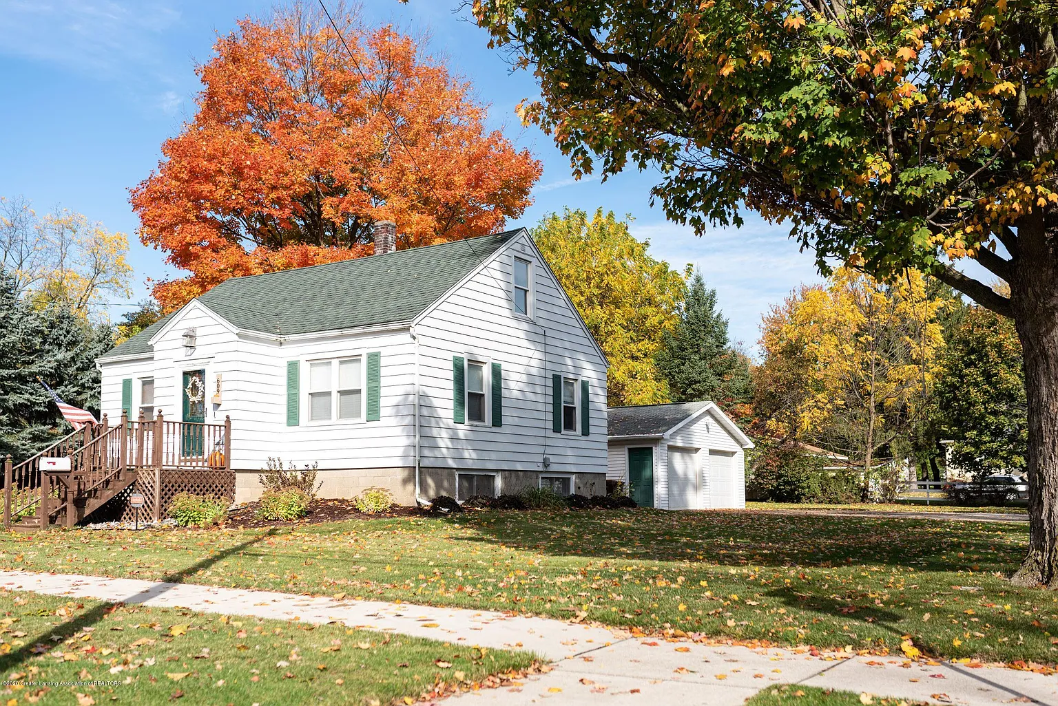 609 E Walker St photo 1