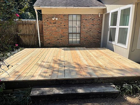 4th image of 2738 Essex Pl