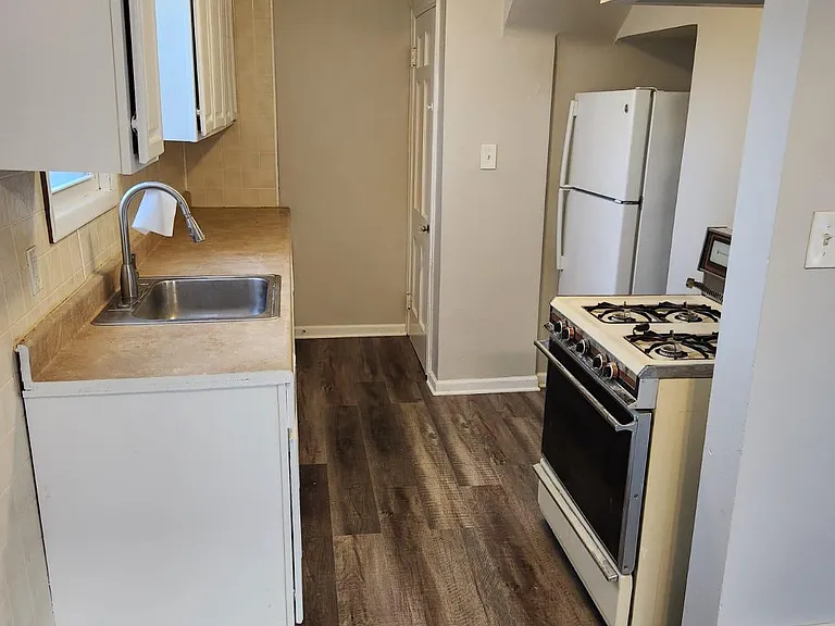 22370 Tracy Ave — Photo 5