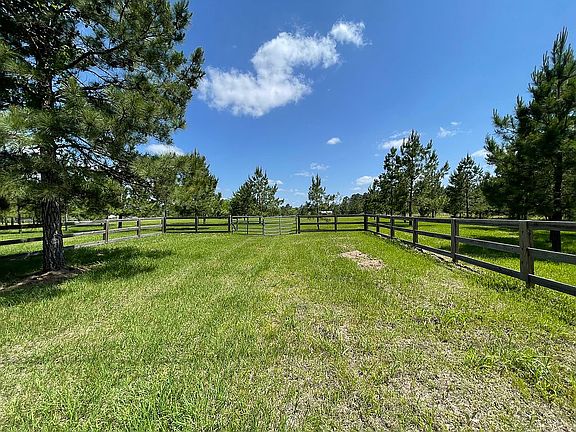 5th image of 368 Longhorn Dr E