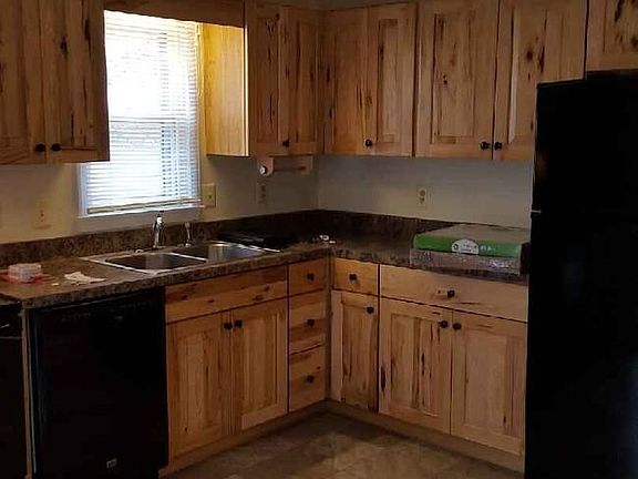 4th image of 17 Poplar St